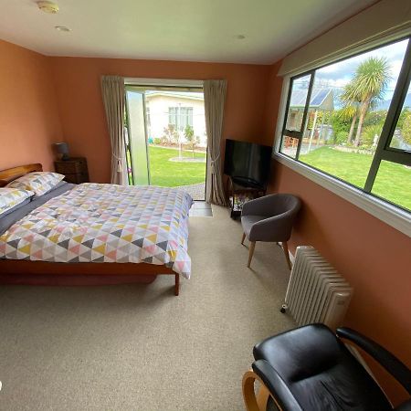 Cosy, Central Greytown Sleepout Extérieur photo