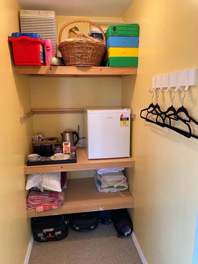 Cosy, Central Greytown Sleepout Extérieur photo
