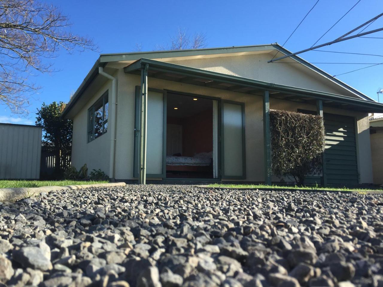 Cosy, Central Greytown Sleepout Extérieur photo